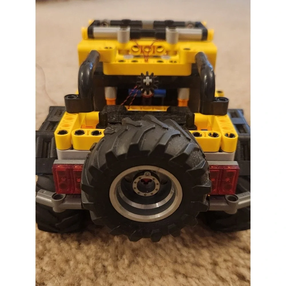 Lego Technic 42122 Jeep Rubicon W LED Light Kit + Booklet  Complete